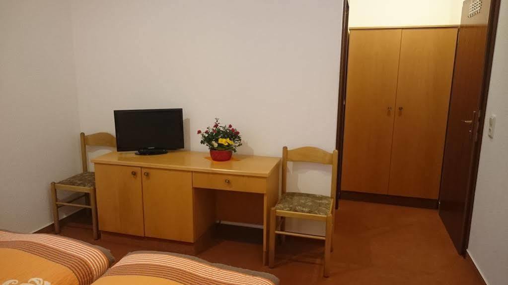 Pension Und Berggasthaus Kapellenstein Geyer Buitenkant foto